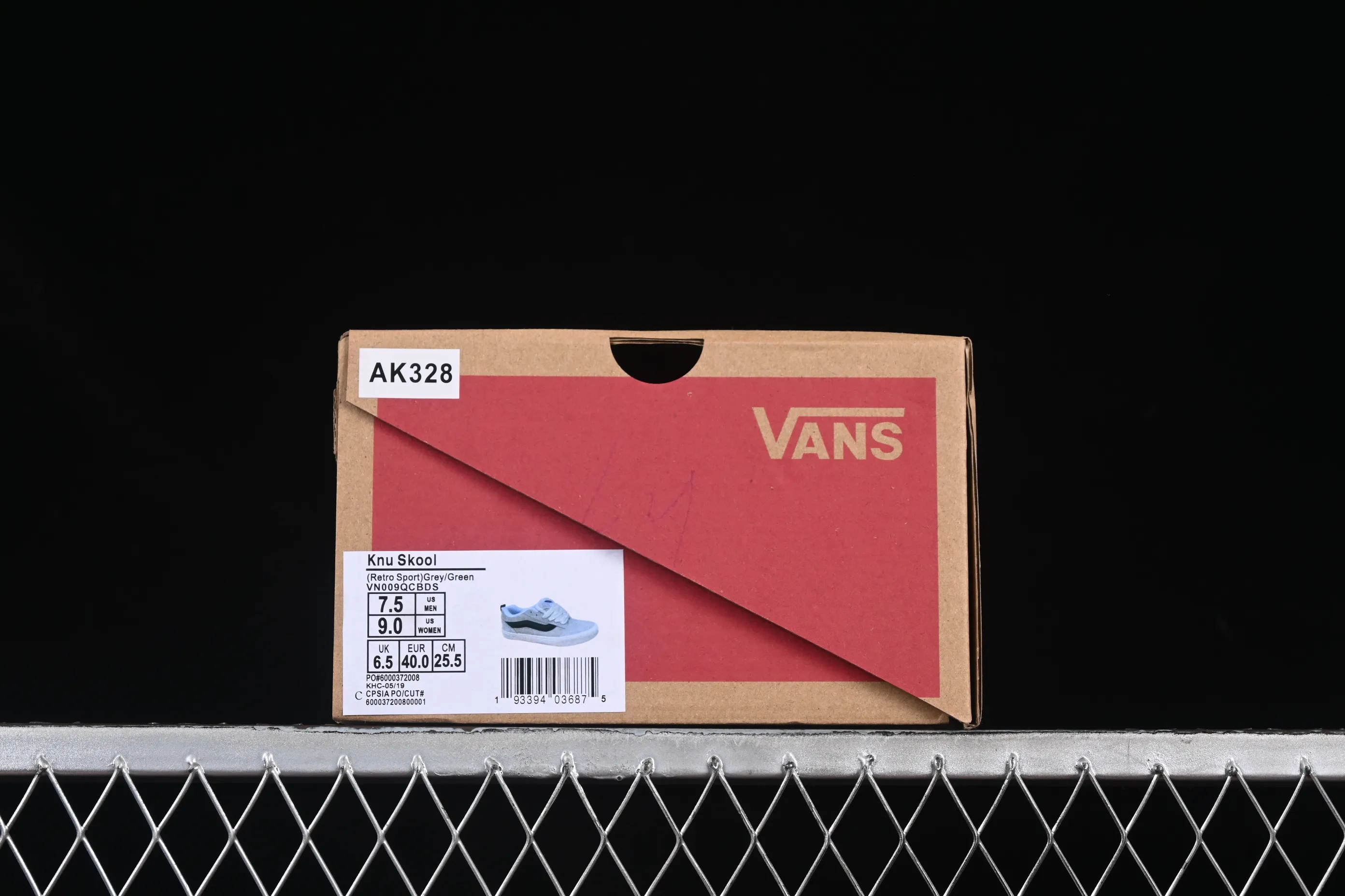 All categories Vans Vans series Vans Low Vans low-top Vans Knu Skool Vans low-top retro casual fat bread shoes VN009QCBDS